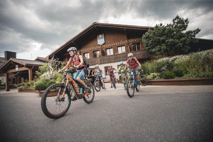 HUUS Hotel Gstaad photo 39