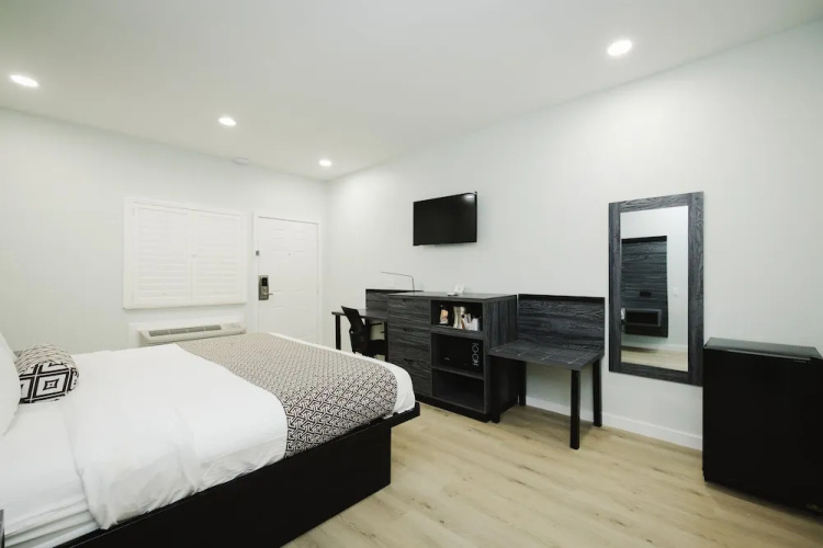 Sapphire Inn and Suites