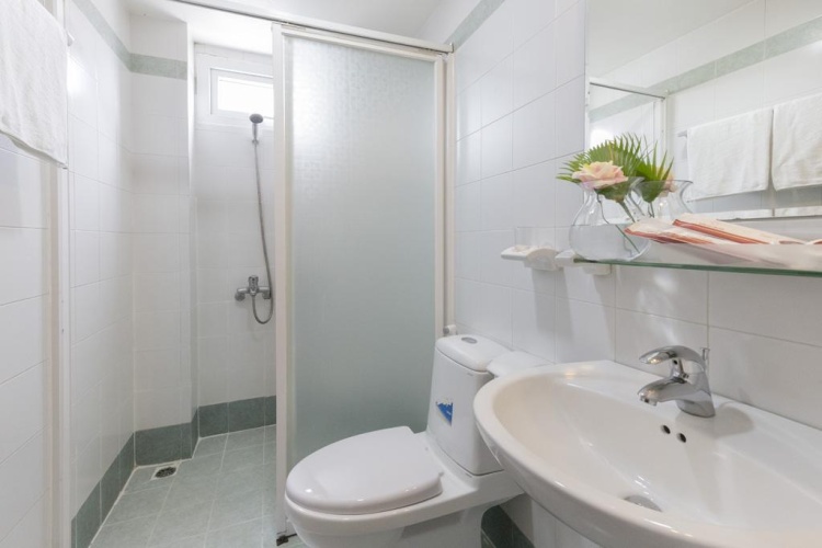 Suite with balcony and with city view