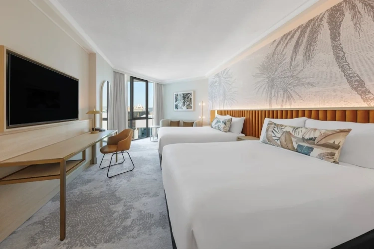 Standard Twin room with city view