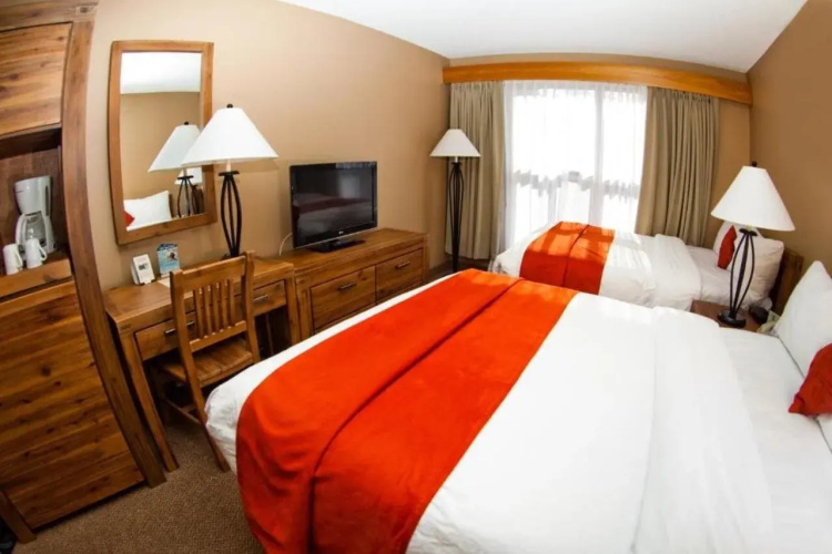 Tonquin Inn