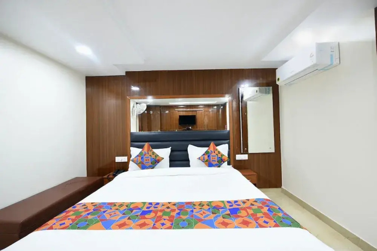 Fabhotel Mona International