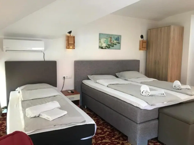 Deluxe Quadruple room