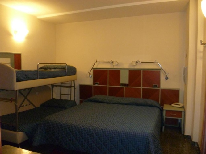 Standard Quadruple room with mountain view