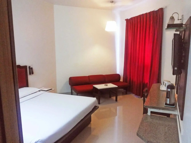 Deluxe Double room with city view