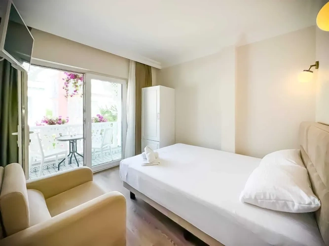 Standard Double room with balcony and with city view