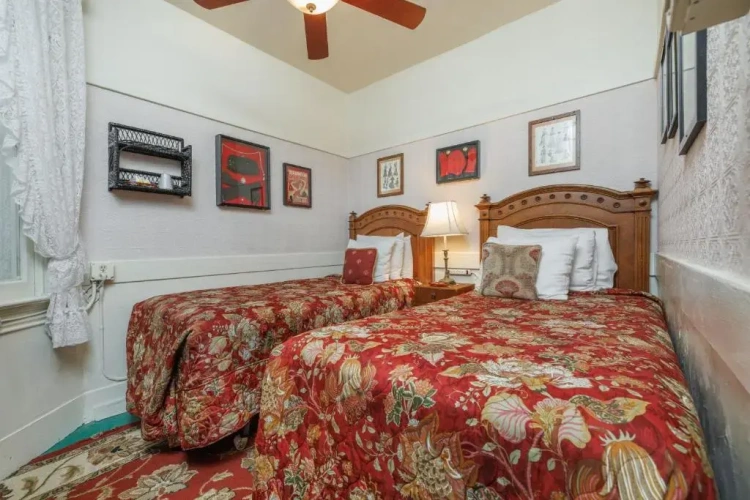 Twin room