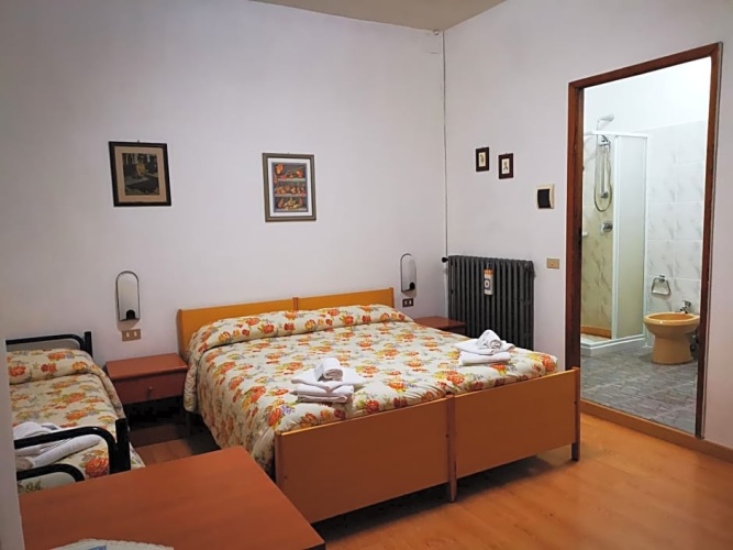 Classic Triple room with view
