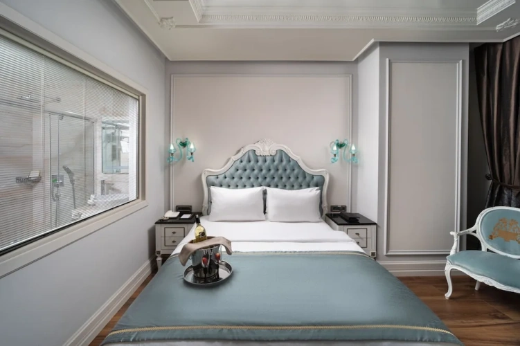 Deluxe Double room with city view