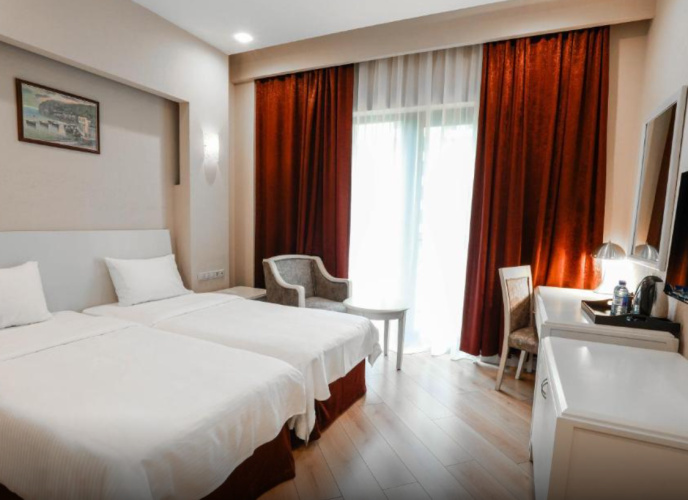 Standard Twin room with balcony