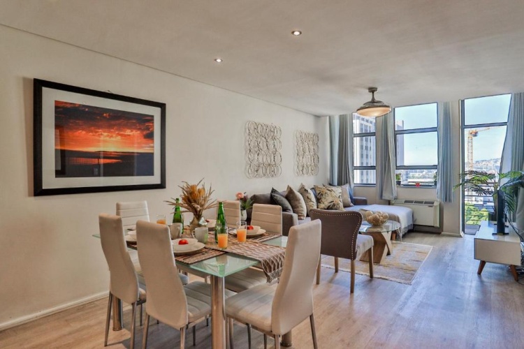 2 Bedrooms Apartment