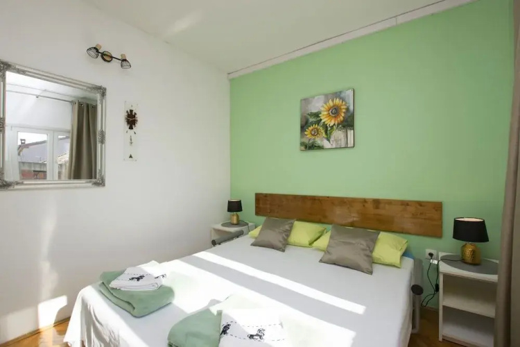Apartments and Room Zinka