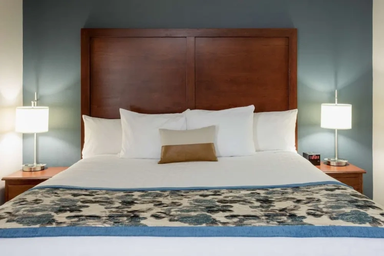 Deluxe Quadruple Suite