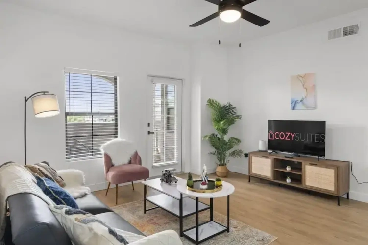 2 Bedrooms Apartment