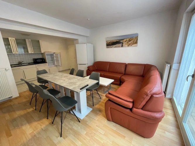 2 Bedrooms Business room