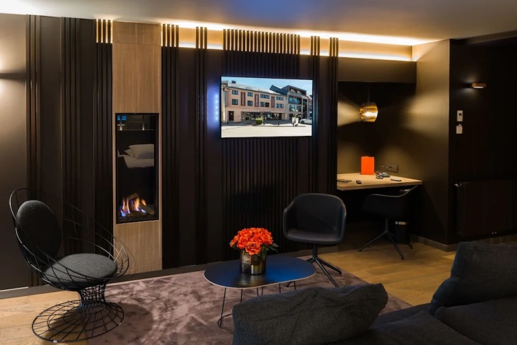 Deluxe Suite with balcony