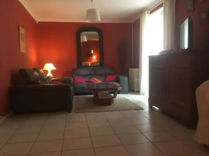 5 Bedrooms Cottage