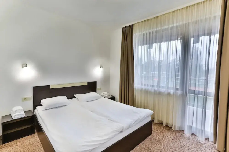 Hotel Champion