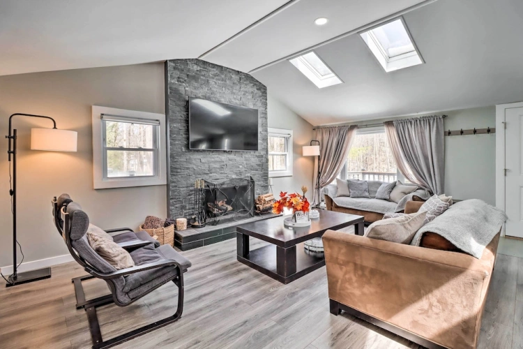 3 Bedrooms Cottage with balcony