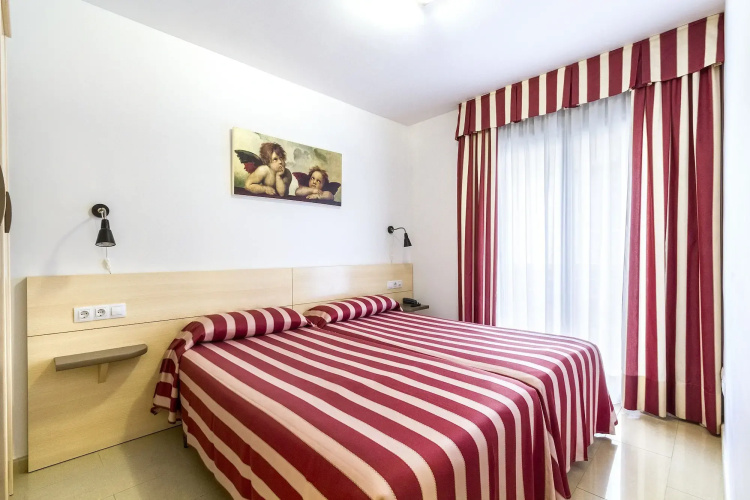 Neptuno Aparthotel