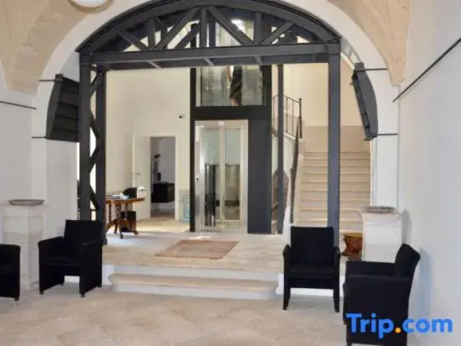 Palazzo della Torre 201– Modern Historic Apartment