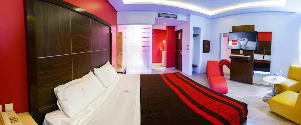 Plutarco Suites