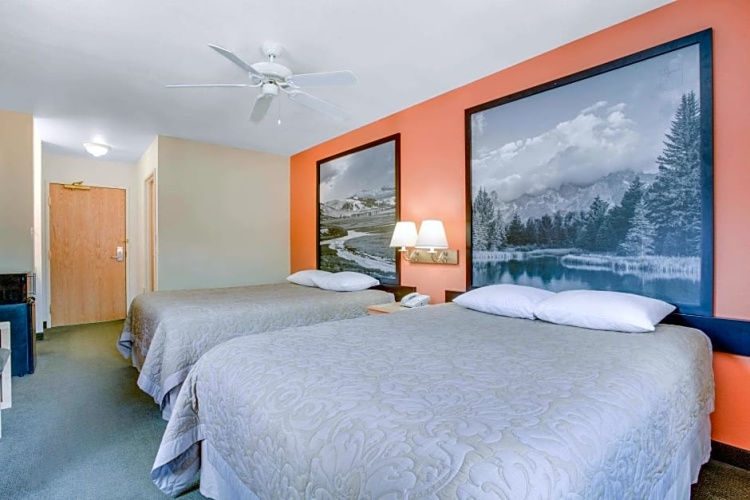 Standard Quadruple room
