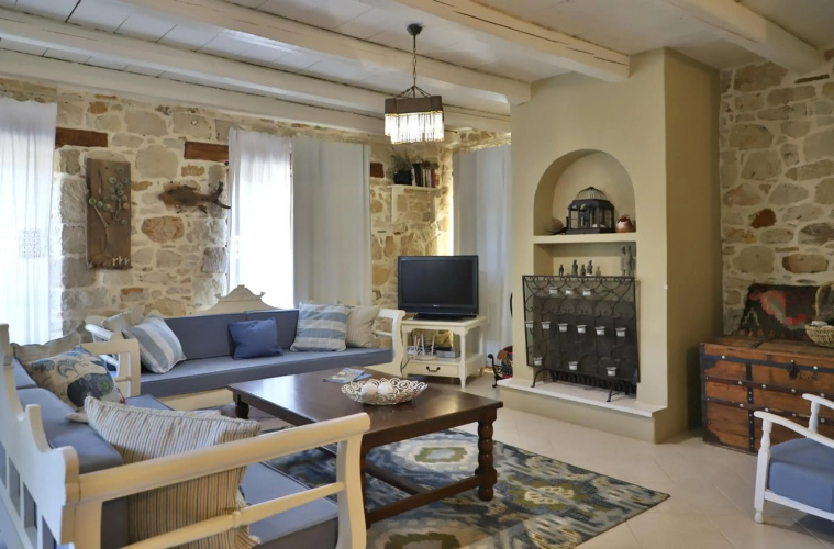 Petite Olive House