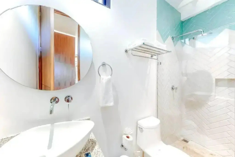 103 Amena Stylish 1BR APT 5min to the BEACH (GYM)