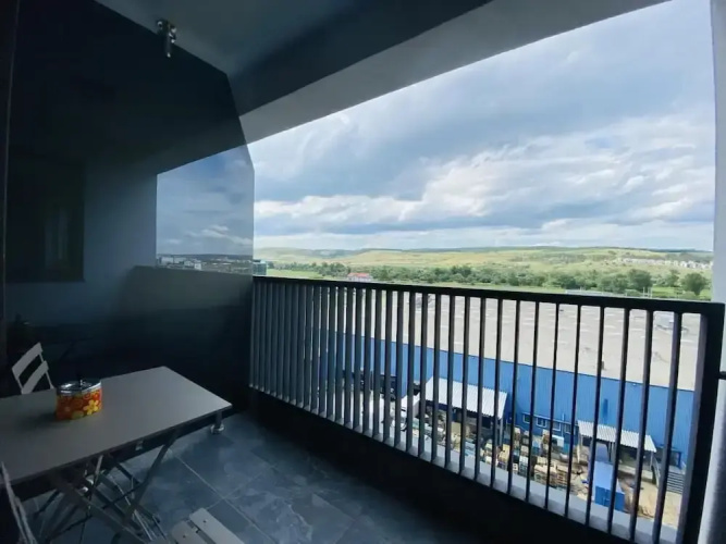 Deluxe Apartment with Balcony & Parking