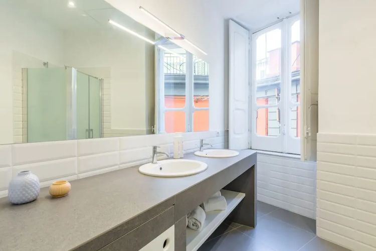 Piazza Amedeo Flat by Wonderful Italy