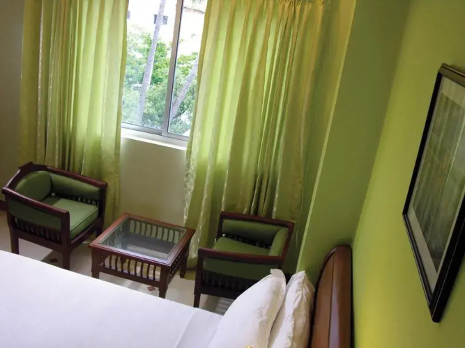 Crescent Park Hotel