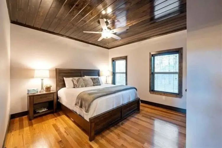 Bigfoot's Bend 4 Bedroom Cabin by Redawning