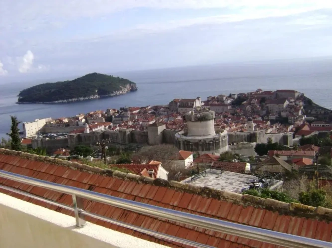 1 Bedroom Apartment with balcony and with sea view