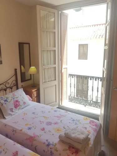Stylish And Spacious 1 Bedroom Flat In Trendy Area