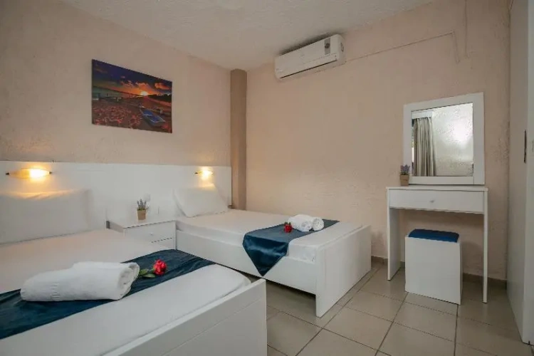 1 Bedroom Quadruple Apartment with balcony