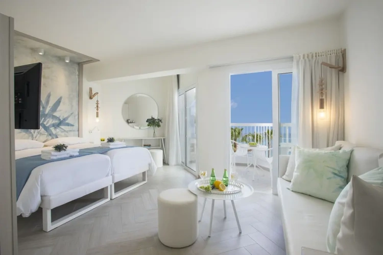 Deluxe Suite with balcony and with inland view