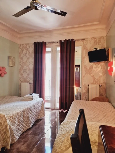 Standard Triple room