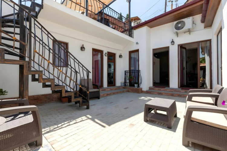 3 Studio