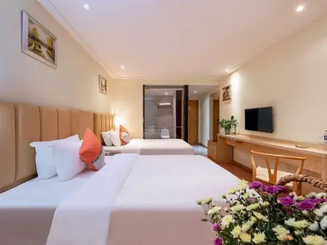 Red Lantern Traders Hotel