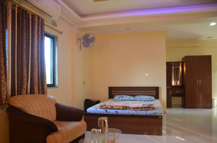 HariS Hotel Seawood
