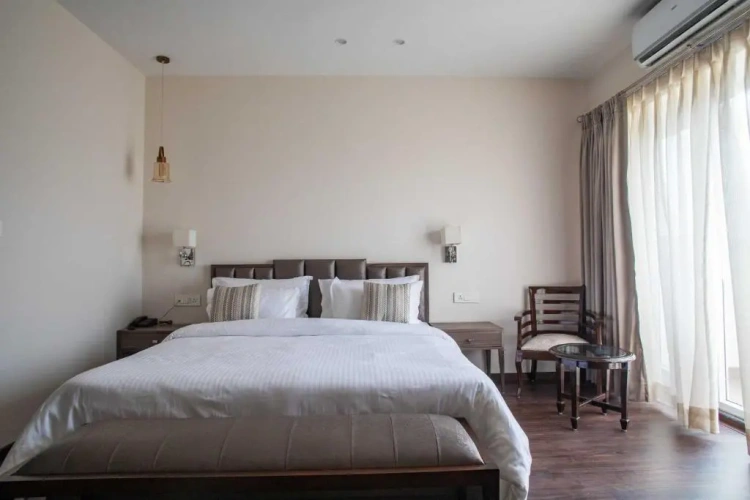 Standard room with mountain view