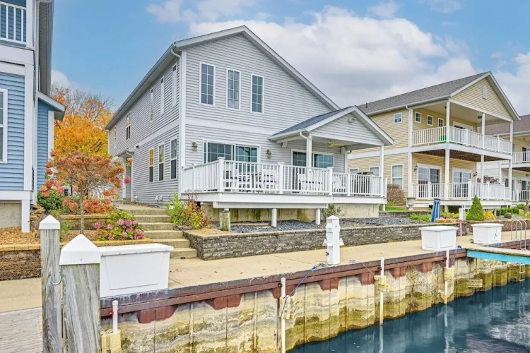 4 Bedrooms Cottage