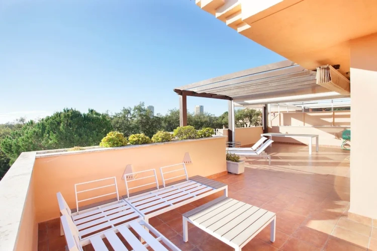 2 Bedrooms Apartment with balcony