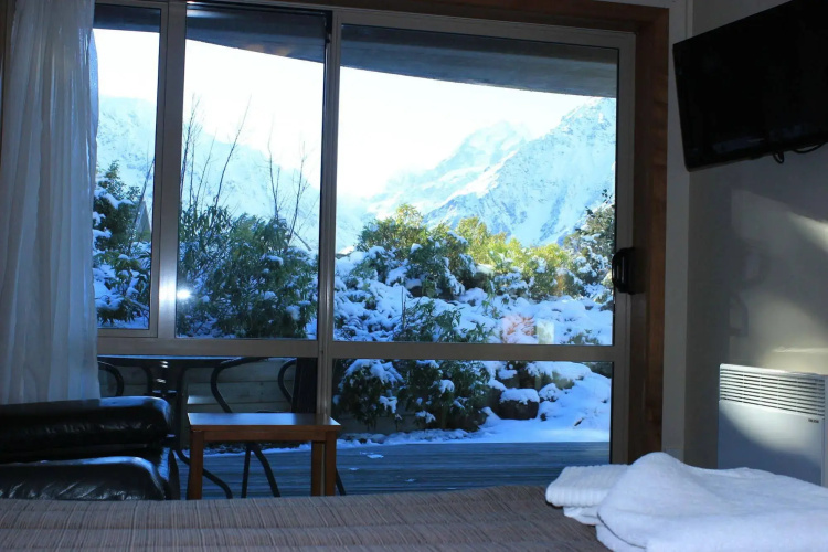 Aoraki Mount Cook Alpine Lodge