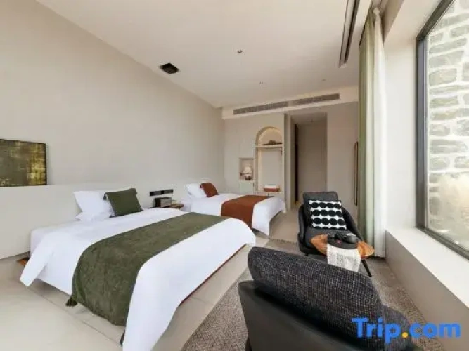 Comfort Twin room with partial sea view