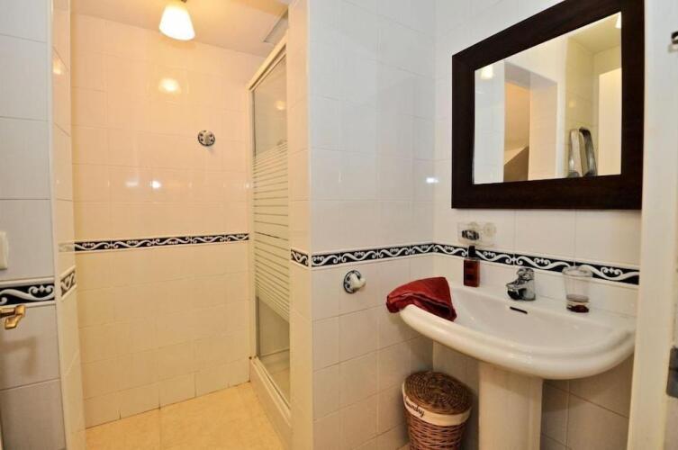 Apartment Flora Over view