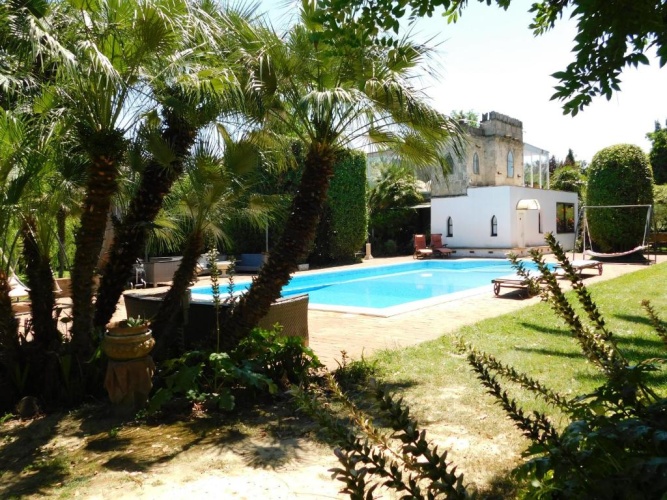 Apartment with pool view