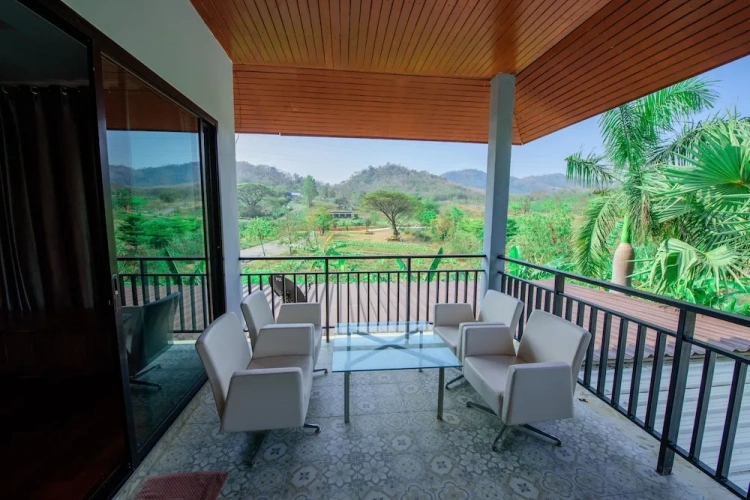 Standard Family room