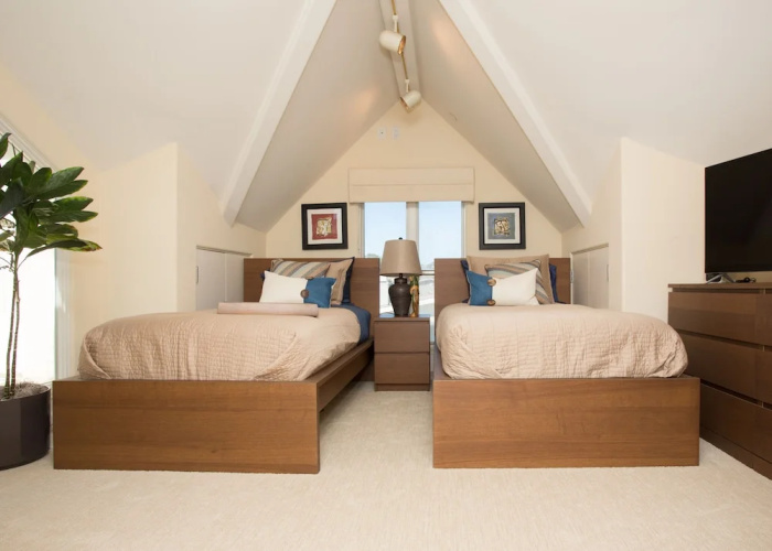 4609 Seashore (68435) - 4 Br home by RedAwning